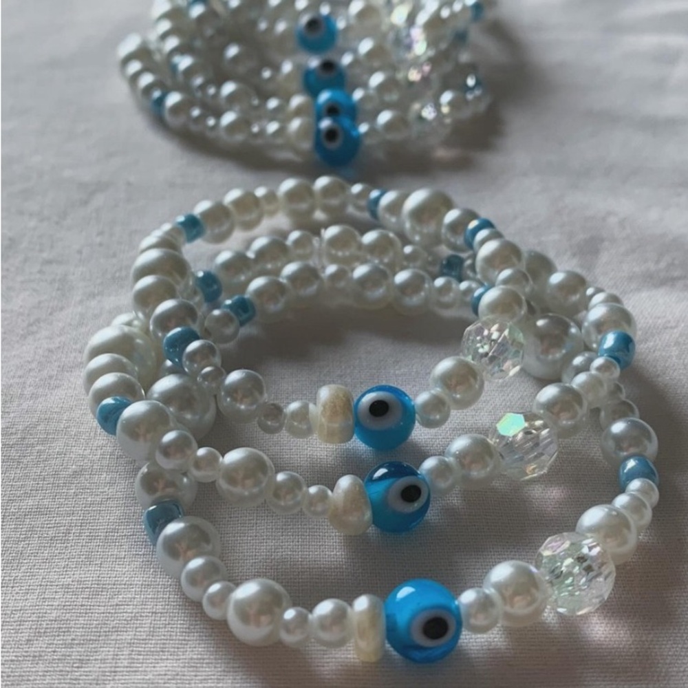5/$20 ENTIRE SHOP CLEARANCE Handmade turquoise evil eye bracelet 🧿✨ “Siena”